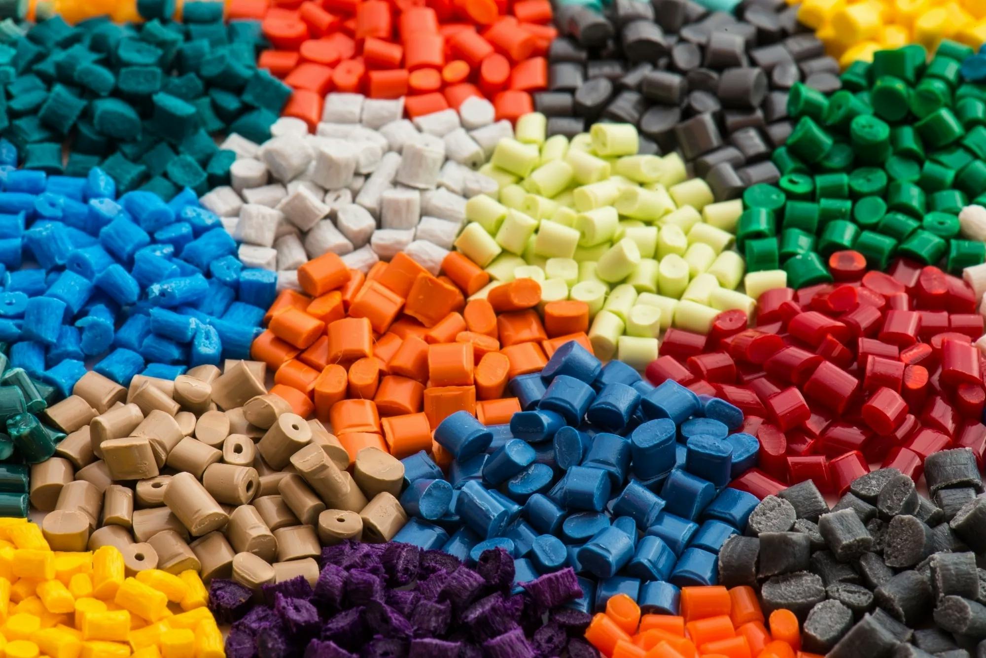 Many different plastic pellets